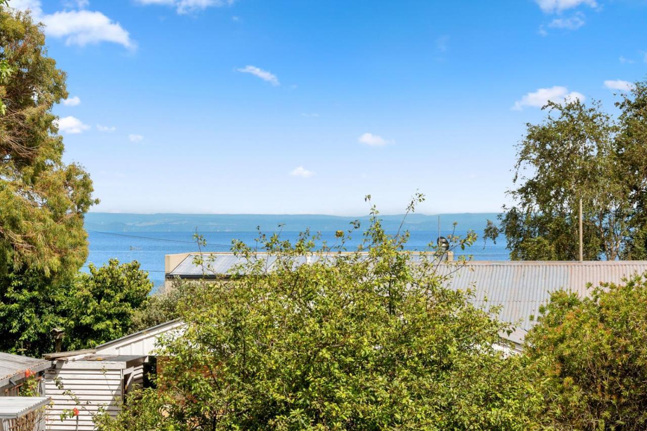Waitahanui Lake House - Lake Taupo Holiday Home Buitenkant foto