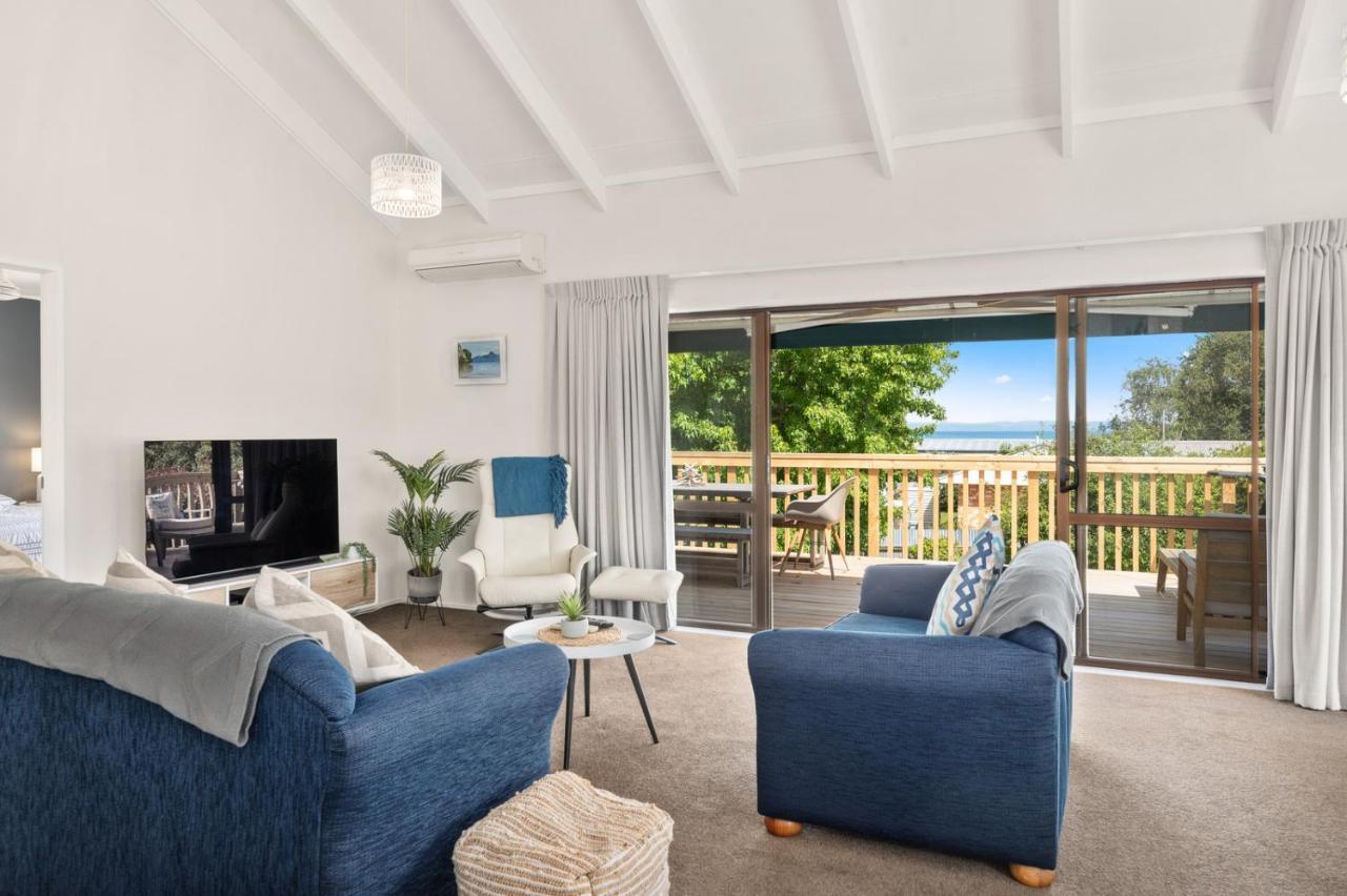 Waitahanui Lake House - Lake Taupo Holiday Home Buitenkant foto