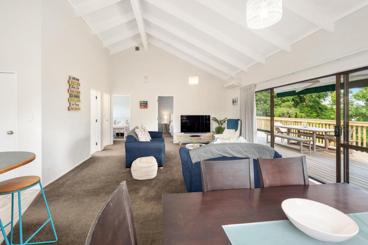 Waitahanui Lake House - Lake Taupo Holiday Home Buitenkant foto