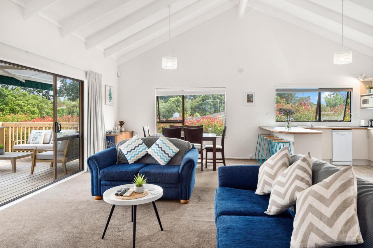 Waitahanui Lake House - Lake Taupo Holiday Home Buitenkant foto