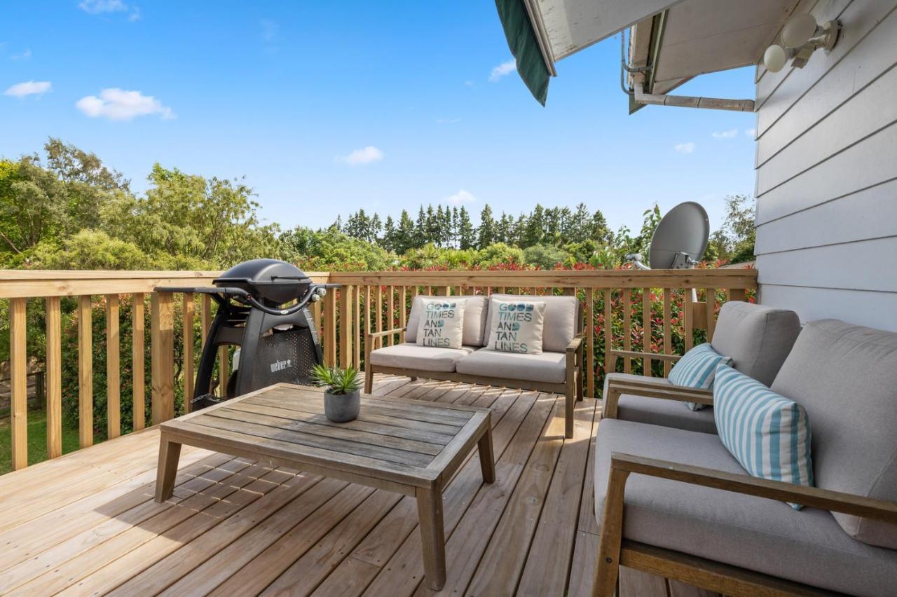 Waitahanui Lake House - Lake Taupo Holiday Home Buitenkant foto