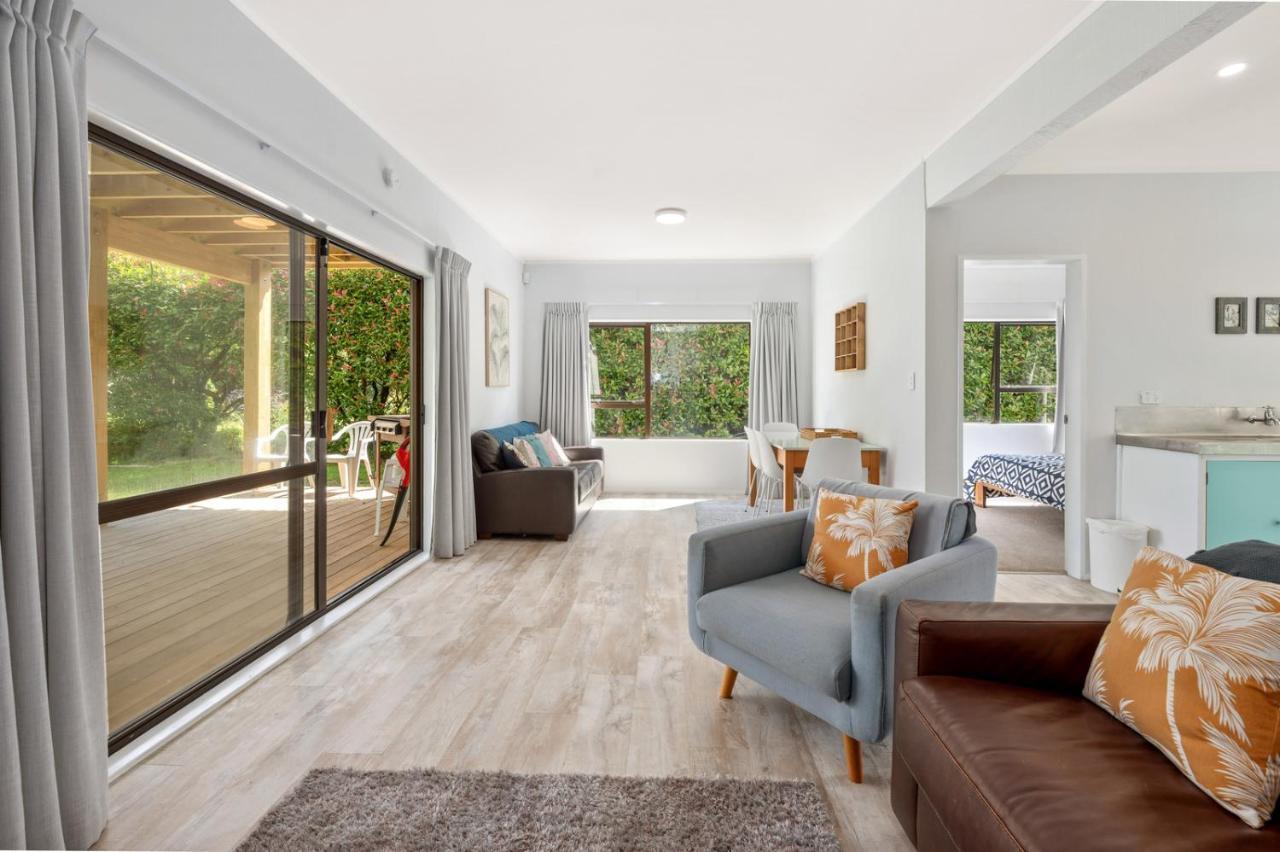 Waitahanui Lake House - Lake Taupo Holiday Home Buitenkant foto