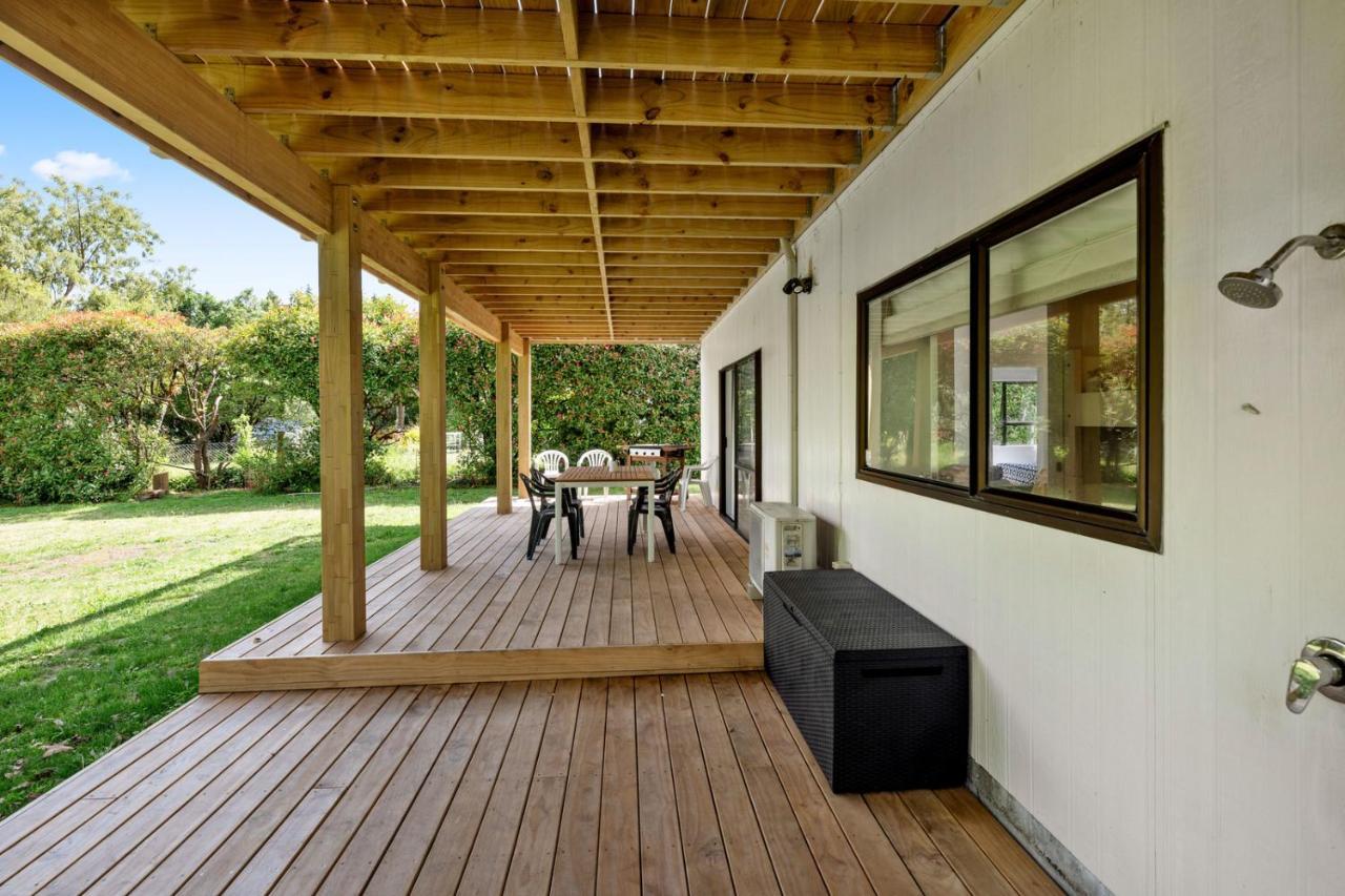 Waitahanui Lake House - Lake Taupo Holiday Home Buitenkant foto