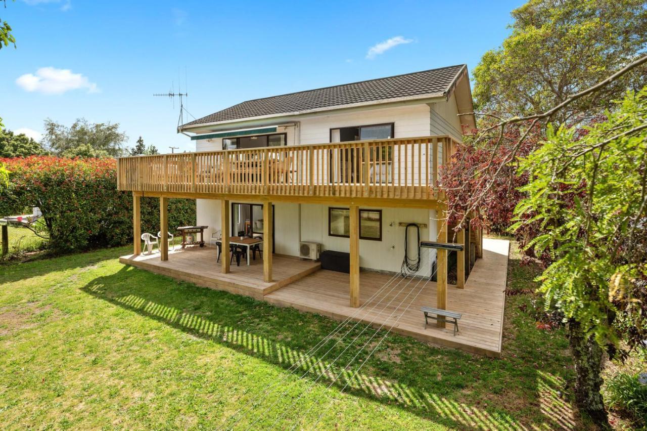 Waitahanui Lake House - Lake Taupo Holiday Home Buitenkant foto