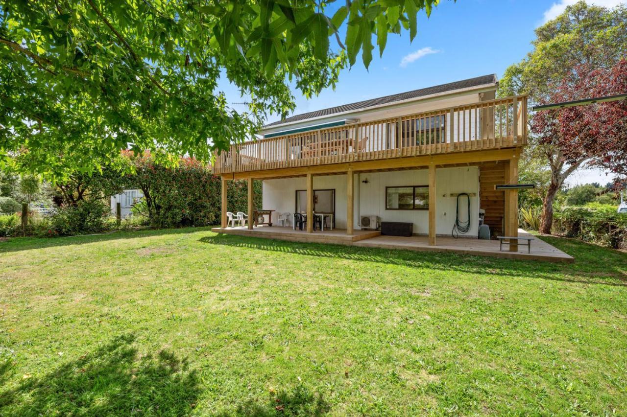 Waitahanui Lake House - Lake Taupo Holiday Home Buitenkant foto