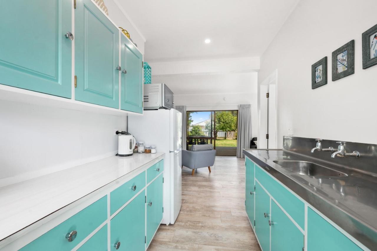 Waitahanui Lake House - Lake Taupo Holiday Home Buitenkant foto