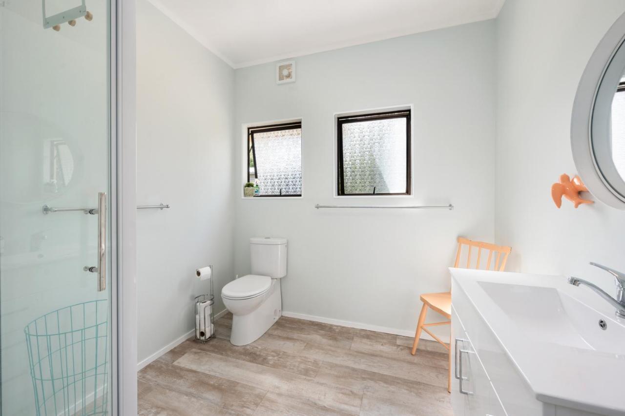 Waitahanui Lake House - Lake Taupo Holiday Home Buitenkant foto